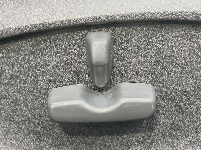 レガシィアウトバック ２．５ｉ　Ｓスタイルリミテッド　４ＷＤ　バックカメラ　禁煙車　スマートキー　ＨＩＤヘッド　ＥＴＣ　純正１７インチアルミ　オートライト　オートエアコン　ＣＤ　地デジ　パドルシフト　フロアマット　アームレスト　電動格納ミラー（6枚目）