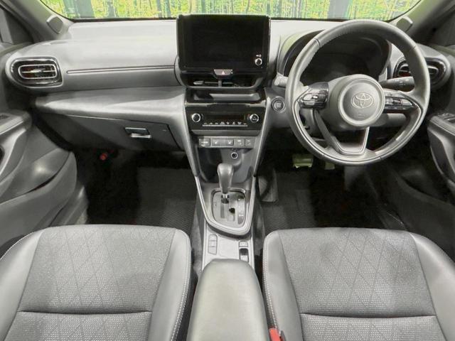 ヤリスクロス Ｚ　純正８型ナビ　全周囲カメラ　禁煙車　プリクラッシュセーフティ　ブラインドスポットモニター　ハーフレザーシート　パワーシート　シートヒーター　ドラレコ　コーナーセンサー　ステアリングヒーター　ＥＴＣ（2枚目）