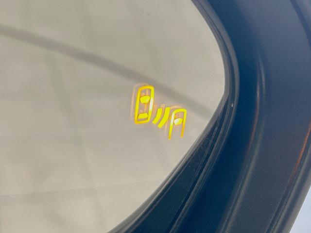 ヤリスクロス ハイブリッドＺ　全周囲カメラ　ブラインドスポットモニター　ハーフレザーシート　パワーシート　ドラレコ　コーナーセンサー　スマートキー　ＬＥＤヘッド　ＥＴＣ２．０　純正１８インチアルミ　オートハイビーム　オートライト（7枚目）