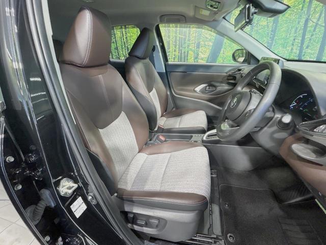 ヤリスクロス ハイブリッドＺ　全周囲カメラ　ブラインドスポットモニター　ハーフレザーシート　パワーシート　ドラレコ　コーナーセンサー　スマートキー　ＬＥＤヘッド　ＥＴＣ２．０　純正１８インチアルミ　オートハイビーム　オートライト（8枚目）