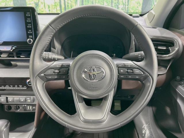 ヤリスクロス ハイブリッドＺ　全周囲カメラ　ブラインドスポットモニター　ハーフレザーシート　パワーシート　ドラレコ　コーナーセンサー　スマートキー　ＬＥＤヘッド　ＥＴＣ２．０　純正１８インチアルミ　オートハイビーム　オートライト（11枚目）