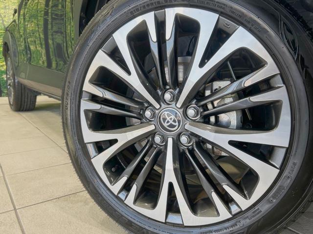 ヤリスクロス ハイブリッドＺ　全周囲カメラ　ブラインドスポットモニター　ハーフレザーシート　パワーシート　ドラレコ　コーナーセンサー　スマートキー　ＬＥＤヘッド　ＥＴＣ２．０　純正１８インチアルミ　オートハイビーム　オートライト（13枚目）