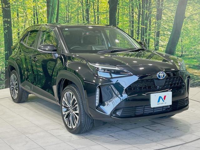 ヤリスクロス ハイブリッドＺ　全周囲カメラ　ブラインドスポットモニター　ハーフレザーシート　パワーシート　ドラレコ　コーナーセンサー　スマートキー　ＬＥＤヘッド　ＥＴＣ２．０　純正１８インチアルミ　オートハイビーム　オートライト（16枚目）