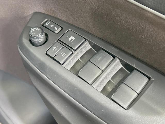 ヤリスクロス ハイブリッドＺ　全周囲カメラ　ブラインドスポットモニター　ハーフレザーシート　パワーシート　ドラレコ　コーナーセンサー　スマートキー　ＬＥＤヘッド　ＥＴＣ２．０　純正１８インチアルミ　オートハイビーム　オートライト（39枚目）