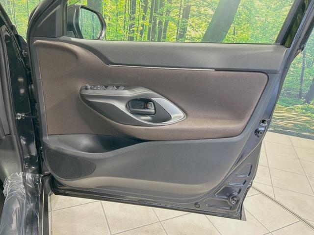 ヤリスクロス ハイブリッドＺ　全周囲カメラ　ブラインドスポットモニター　ハーフレザーシート　パワーシート　ドラレコ　コーナーセンサー　スマートキー　ＬＥＤヘッド　ＥＴＣ２．０　純正１８インチアルミ　オートハイビーム　オートライト（43枚目）