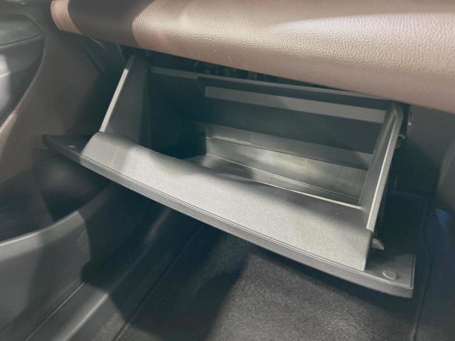 ヤリスクロス ハイブリッドＺ　全周囲カメラ　ブラインドスポットモニター　ハーフレザーシート　パワーシート　ドラレコ　コーナーセンサー　スマートキー　ＬＥＤヘッド　ＥＴＣ２．０　純正１８インチアルミ　オートハイビーム　オートライト（45枚目）