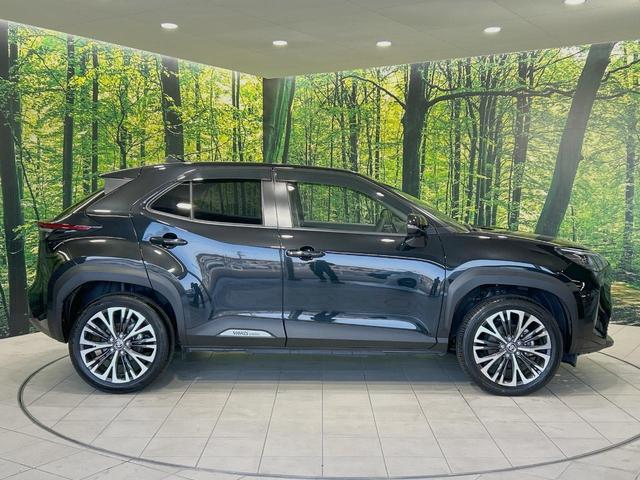 ヤリスクロス ハイブリッドＺ　全周囲カメラ　ブラインドスポットモニター　ハーフレザーシート　パワーシート　ドラレコ　コーナーセンサー　スマートキー　ＬＥＤヘッド　ＥＴＣ２．０　純正１８インチアルミ　オートハイビーム　オートライト（47枚目）