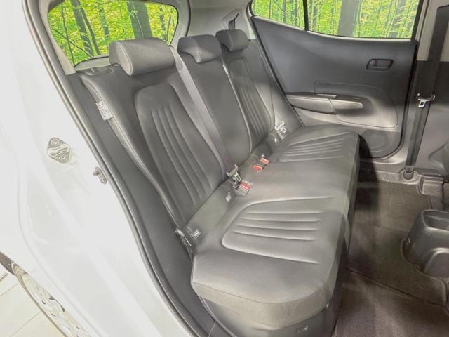 後部座席も気になるようなキズ・汚れやへたり等、大きなダメージはなく、良好な状態です。