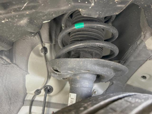 お車を安心してお乗りいただく為には、足回りの定期点検が欠かせません。サービスサポート（有償保証）では無料点検もご提供しており、安心のカーライフをお過ごしいただけるサポート体制が整っています。