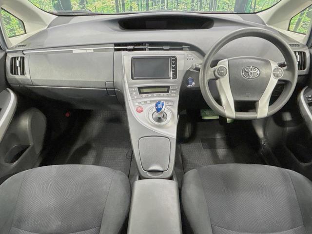 プリウス L 禁煙車 ビルトインETC 純正15インチアルミ オートライト オートエアコン Bluetooth CD 地デジ スマートキー パワーウィンドウ プライバシーガラス(2枚目)