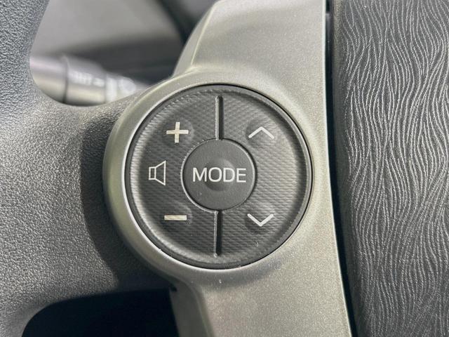 プリウス L 禁煙車 ビルトインETC 純正15インチアルミ オートライト オートエアコン Bluetooth CD 地デジ スマートキー パワーウィンドウ プライバシーガラス(25枚目)