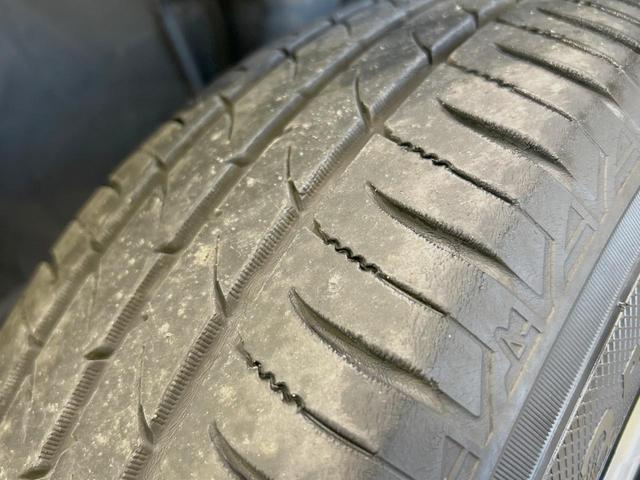 プリウス L 禁煙車 ビルトインETC 純正15インチアルミ オートライト オートエアコン Bluetooth CD 地デジ スマートキー パワーウィンドウ プライバシーガラス(51枚目)