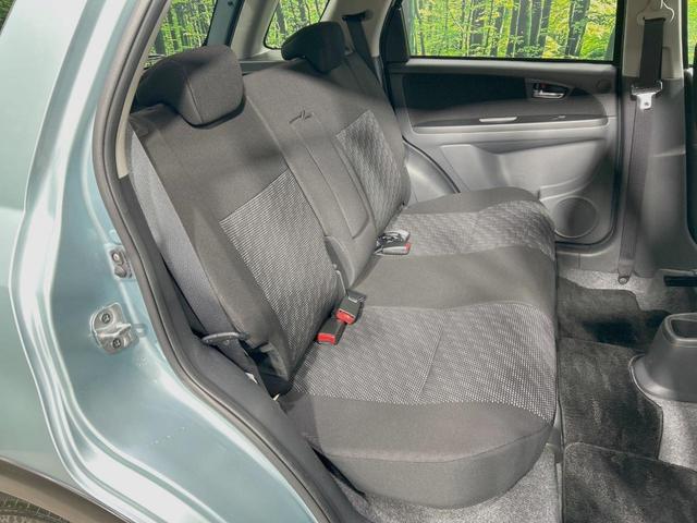 ＳＸ４ １．５ＸＧ　禁煙車　ポータブルナビ　ＥＴＣ２．０　オートエアコン　オートライト　電動格納ミラー　ＨＩＤヘッドライト　フロントフォグランプ　プライバシーガラス　純正革巻きステアリング（9枚目）