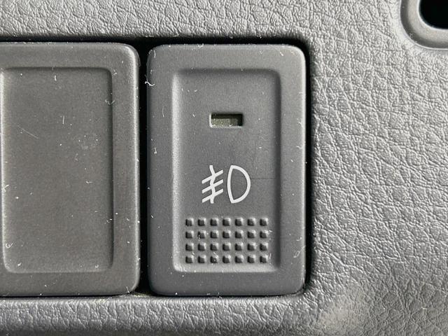 ＳＸ４ １．５ＸＧ　禁煙車　ポータブルナビ　ＥＴＣ２．０　オートエアコン　オートライト　電動格納ミラー　ＨＩＤヘッドライト　フロントフォグランプ　プライバシーガラス　純正革巻きステアリング（28枚目）