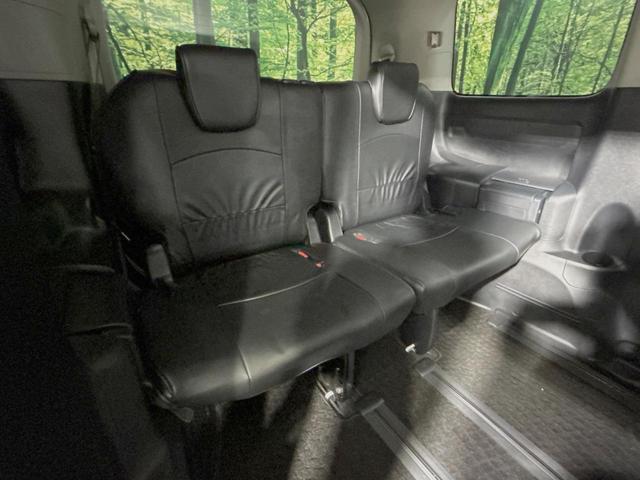 ３列目シートはもちろん状態良好☆大人でもゆったりと座って頂けますので、大人数でのお出かけもラクラクです♪ご家族で、気の知れた仲間で、ドライブに行くのが楽しみですね♪