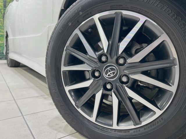 【純正１６インチアルミホイール】外観にマッチした純正アルミホイールを装着しております。各種社外アルミホイールや、スタッドレスタイヤも取扱いしております。是非ご相談ください♪