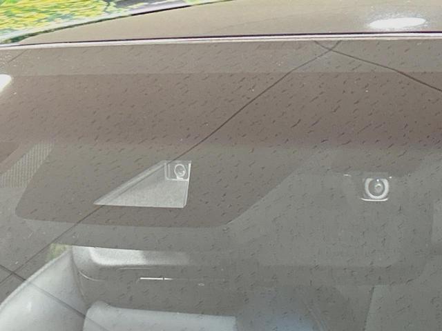 ハリアー Ｇ　８インチディスプレイオーディオ　バックカメラ　衝突被害軽減システム　レーダークルーズ　禁煙車　電動リアゲート　パワーシート　コーナーセンサー　ＥＴＣ　純正１８インチアルミ　オートハイビーム（4枚目）