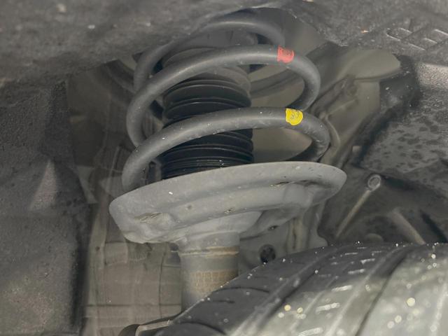 ハリアー Ｇ　８インチディスプレイオーディオ　バックカメラ　衝突被害軽減システム　レーダークルーズ　禁煙車　電動リアゲート　パワーシート　コーナーセンサー　ＥＴＣ　純正１８インチアルミ　オートハイビーム（57枚目）