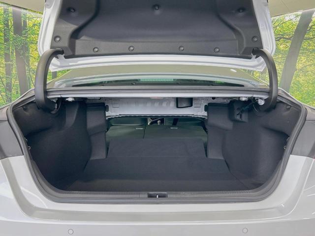 カムリ ＷＳレザーパッケージ　禁煙車　セーフティセンス　純正８型ナビ　バックカメラ　Ｂｌｕｅｔｏｏｔｈ　フルセグ　ＥＴＣ　シートヒーター　ＬＥＤヘッド　ＢＳＭ　パワーシート　黒革シート　オートブレーキホールド　レーダークルーズ（45枚目）