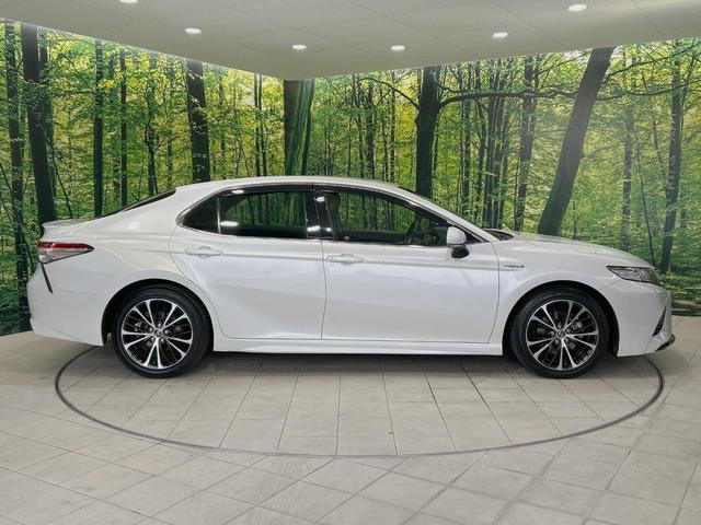 カムリ ＷＳレザーパッケージ　禁煙車　セーフティセンス　純正８型ナビ　バックカメラ　Ｂｌｕｅｔｏｏｔｈ　フルセグ　ＥＴＣ　シートヒーター　ＬＥＤヘッド　ＢＳＭ　パワーシート　黒革シート　オートブレーキホールド　レーダークルーズ（56枚目）