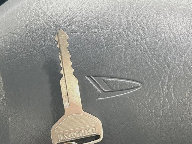 ハイゼットトラック エアコン・パワステスペシャルVS 禁煙車 ドアバイザー フロアマット 大型二台作業灯 格納式テールゲートチェーン あゆみ板掛テールゲート(17枚目)