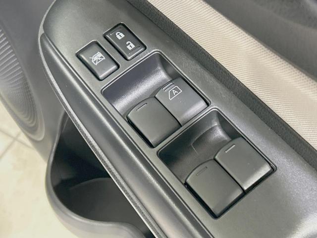ノート e-パワー X 禁煙車 純正SDナビ 衝突被害軽減システム ドラレコ スマートキー LEDヘッド ETC 車線逸脱警報 オートライト オートエアコン Bluetooth再生 CD/DVD再生 フルセグ(32枚目)