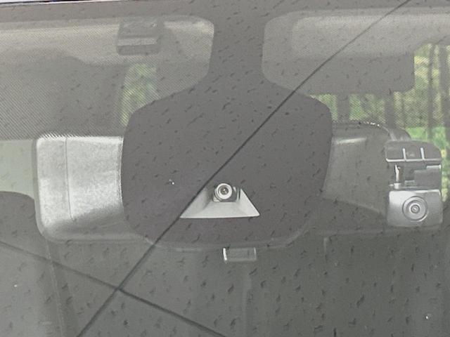 セレナ ｅ－パワー　ハイウェイスターＶ　禁煙車　インテリジェントエマージェンシーブレーキ　両側電動スライドドア　純正１０型ナビ　後席モニター　全周囲カメラ　プロパイロット　ＬＥＤヘッドライト　デジタルインナーミラー　オートブレーキホールド（3枚目）