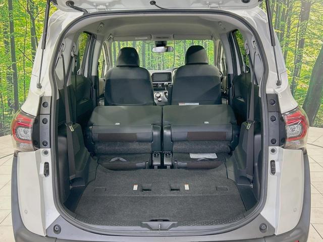 シエンタ Ｇ　クエロ　禁煙車　純正ＳＤナビ　セーフティセンス　全周囲カメラ　両側電動ドア　クリアランスソナー　ハーフレザー　ＬＥＤヘッド　スマートキー　７人乗り　オートライト　オートエアコン　Ｂｌｕｅｔｏｏｔｈ再生（11枚目）