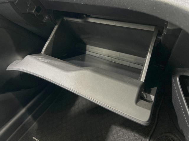 シエンタ Ｇ　クエロ　禁煙車　純正ＳＤナビ　セーフティセンス　全周囲カメラ　両側電動ドア　クリアランスソナー　ハーフレザー　ＬＥＤヘッド　スマートキー　７人乗り　オートライト　オートエアコン　Ｂｌｕｅｔｏｏｔｈ再生（45枚目）