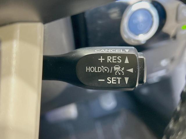 �y���[�_�[�N���[�Y�R���g���[���z�������H�ł̒��������s���y�ɁI�I�����ő��x��ۂN���[�Y�R���g���[�����A�Փˌy���V�X�e���ƘA�g���A�O���̎ԗ������m���ĎԊԂ�ۂ悤�ɑ��x���߂��Ă���܂��I�I