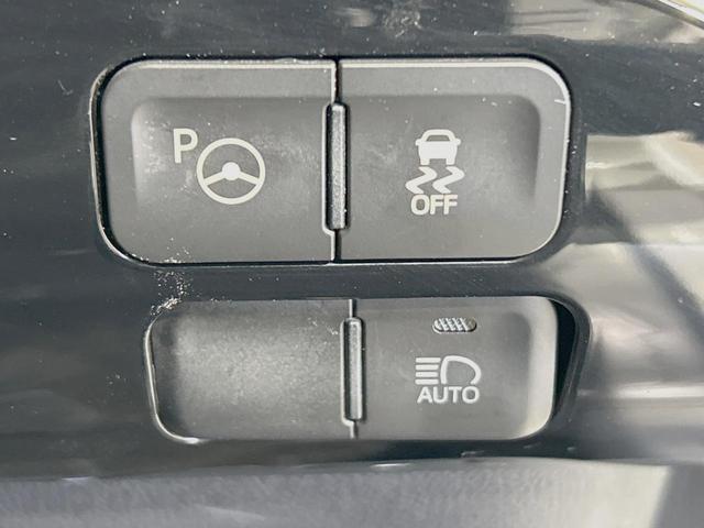 プリウス Ｓセーフティプラス　禁煙車　純正９型ナビ　セーフティセンス　レーダークルーズ　パーキングアシスト　クリアランスソナー　ＬＥＤヘッド　バックカメラ　ＥＴＣ２．０　純正１５インチアルミ　スマートキー（8枚目）