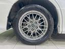 ハイブリッドＳｉ　ダブルバイビーＩＩＩ　禁煙車　純正９インチナビ　後席モニター　セーフティセンス　両側パワースライドドア　クルコン　バックカメラ　ＥＴＣ２．０　ドラレコ　デュアルエアコン　ＬＥＤヘッドライト　１６インチアルミホイール（58枚目）
