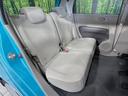 後部座席も気になるようなキズ・汚れやへたり等、大きなダメージはなく、良好な状態です。