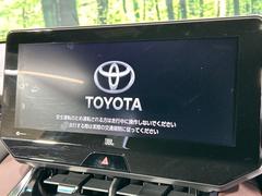 【純正１２．３型ワイドナビ】高級感とインパクトのある大型ワイドナビを装備。各種オーディオ操作はもちろん、横長ワイド画面でのマップ２分割表示など、利便性も高いナビです♪ 4