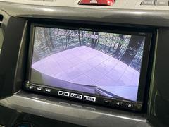 【バックカメラ】駐車時に後方がリアルタイム映像で確認できます。大型商業施設や立体駐車場での駐車時や、夜間のバック時に大活躍！運転スキルに関わらず、今や必須となった装備のひとつです！ 6