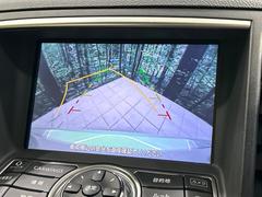 【バックカメラ】駐車時に後方がリアルタイム映像で確認できます。大型商業施設や立体駐車場での駐車時や、夜間のバック時に大活躍！運転スキルに関わらず、今や必須となった装備のひとつです！ 4