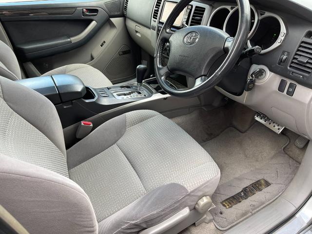 ハイラックスサーフ ＳＳＲ－Ｇ　ディーゼルターボ　サンルーフ　寒冷地仕様　ダッシュ板割れ無し・寒冷地仕様・サンルーフ・ルーフレール（18枚目）