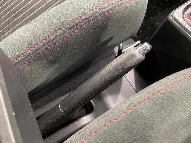 アルトワークス ベースグレード　禁煙車　ＭＴ　ディスプレイオーディオ　ＨＩＤヘッド／フォグライト　純正１５インチＡＷ　スマートキー　ＥＴＣ　オートエアコン　レカロシート　Ｂｌｕｅｔｏｏｔｈ　ＣＤ／ＤＶＤ再生（40枚目）