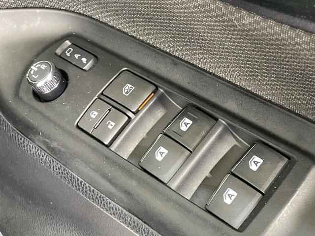 ノア Ｘ　禁煙車　純正ナビ　セーフティセンス　クルコン　車線逸脱警報　オートマチックハイビーム　電動スライドドア　ＬＥＤヘッド　スマートキー　ＥＴＣ２．０　バックカメラ（32枚目）
