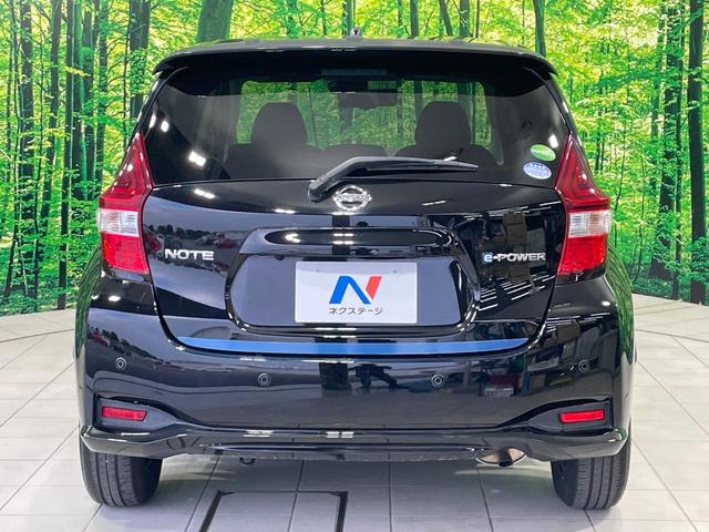 ノート ｅ－パワー　Ｘ　禁煙車　純正ナビ　アラウンドビュー　エマージェンシーブレーキ　車線逸脱警報　スマートルームミラー　クリアランスソナー　ＬＥＤヘッド　ＥＴＣ　オートエアコン　オートライト（17枚目）
