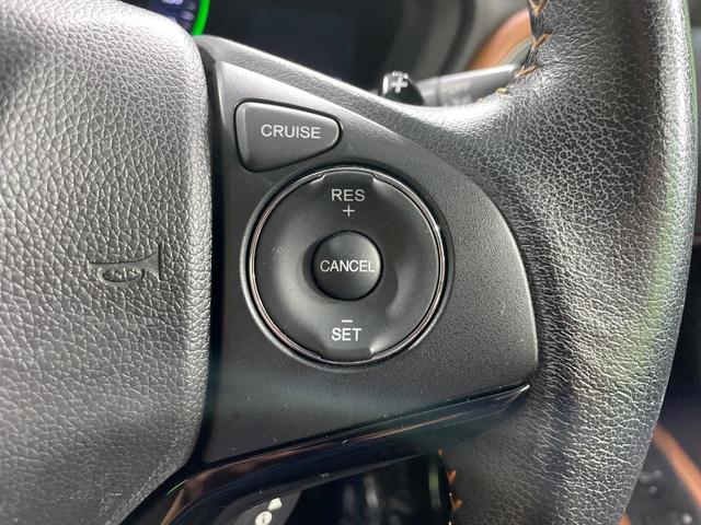ヴェゼル ハイブリッドＺ　禁煙車　ルーフレール　ＳＤナビ　シティブレーキアクティブシステム　クルーズコントロール　ハーフレザー　シートヒーター　ＬＥＤヘッド　バックカメラ　ＥＴＣ　純正１７インチアルミ　スマートキー（6枚目）