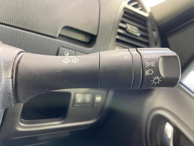 セレナ ライダー　ブラックライン　Ｓ－ハイブリッド　禁煙車　８型ナビ　クルーズコントロール　両側電動ドア　ＨＩＤヘッドライト　バックカメラ　ＥＴＣ　アイドリングストップ　スマートキー　純正１７インチアルミホイール（8枚目）