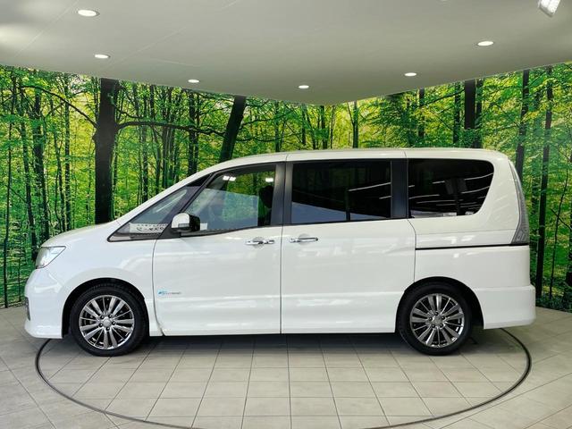 セレナ ライダー　ブラックライン　Ｓ－ハイブリッド　禁煙車　８型ナビ　クルーズコントロール　両側電動ドア　ＨＩＤヘッドライト　バックカメラ　ＥＴＣ　アイドリングストップ　スマートキー　純正１７インチアルミホイール（23枚目）