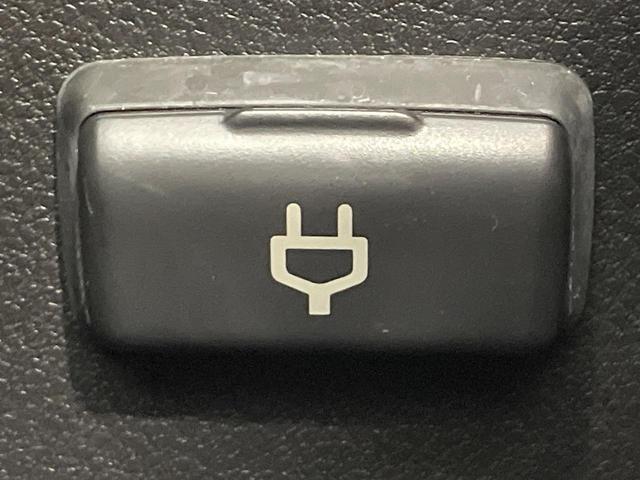 セレナ ライダー　ブラックライン　Ｓ－ハイブリッド　禁煙車　８型ナビ　クルーズコントロール　両側電動ドア　ＨＩＤヘッドライト　バックカメラ　ＥＴＣ　アイドリングストップ　スマートキー　純正１７インチアルミホイール（51枚目）