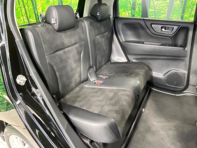 後部座席も気になるようなキズ・汚れやへたり等、大きなダメージはなく、良好な状態です。