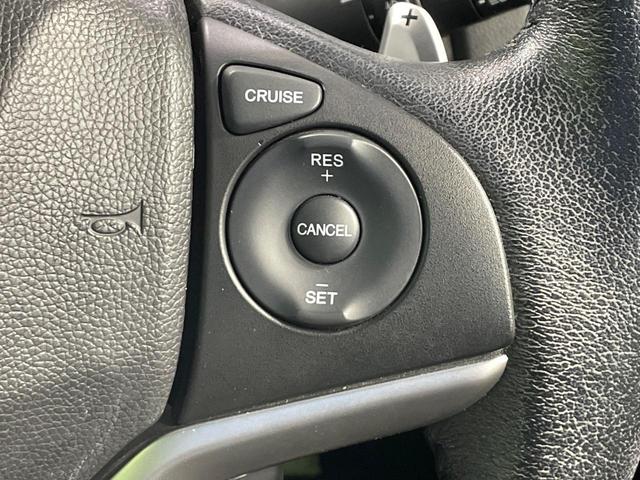 フィットハイブリッド Sパッケージ 禁煙車 純正SDナビ シティブレーキアクティブシステム クルーズコントロール LEDヘッド バックカメラ ETC 純正16インチアルミ スマートキー オートライト(5枚目)