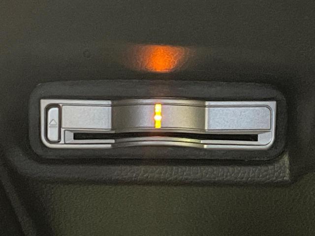 フィットハイブリッド Sパッケージ 禁煙車 純正SDナビ シティブレーキアクティブシステム クルーズコントロール LEDヘッド バックカメラ ETC 純正16インチアルミ スマートキー オートライト(7枚目)