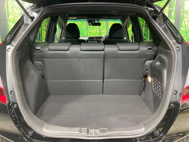 フィットハイブリッド Sパッケージ 禁煙車 純正SDナビ シティブレーキアクティブシステム クルーズコントロール LEDヘッド バックカメラ ETC 純正16インチアルミ スマートキー オートライト(10枚目)