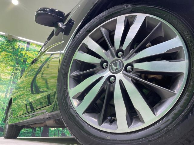 フィットハイブリッド Sパッケージ 禁煙車 純正SDナビ シティブレーキアクティブシステム クルーズコントロール LEDヘッド バックカメラ ETC 純正16インチアルミ スマートキー オートライト(13枚目)