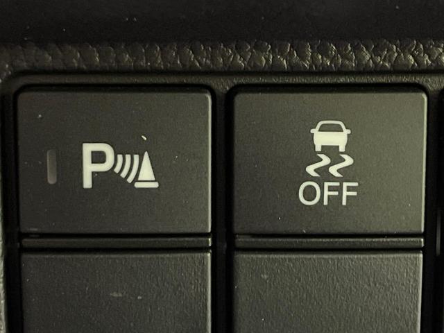 【クリアランスソナー】バンパーに付いたセンサーが障害物を検知！一定の距離に近づくとアラートで教えてくれます♪狭い駐車スペースや車庫入れ時も安心ですね☆